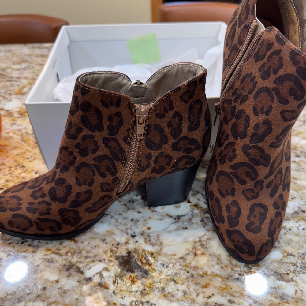 Style & Co. Leopard faux suede ankle boots Excellent UNUSED condition!! 7M - Picture 4 of 16